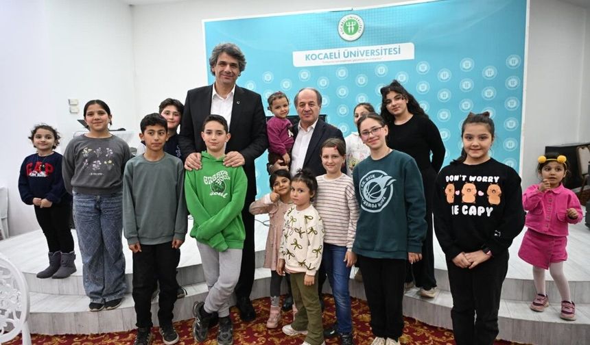 KARTEPE’DE DÜNYA YETİMLER GÜNÜ’NDE KARDEŞLİK SOFRASI KURULDU