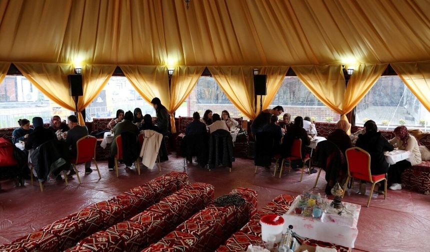 KARTEPE’DE SANATIN MERKEZİ OTAĞ ÇADIRI OLDU