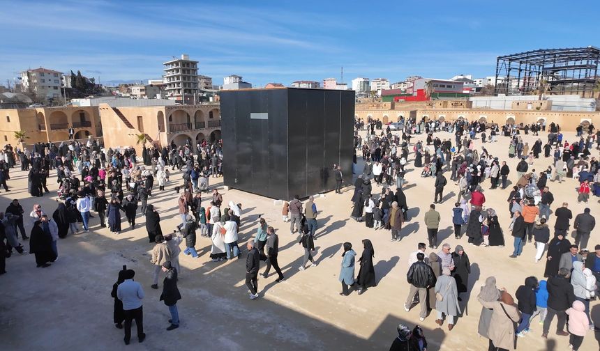 KOCAELİ'DE MEKKE FİLM PLATOSUNA ZİYARETÇİ AKINI